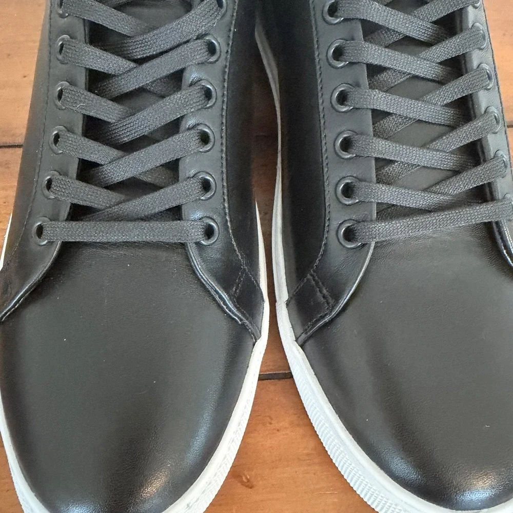 NWOB Thursday Everyday Women's Black Leather Lace Up Sneakers Shoes Sz 10 W US